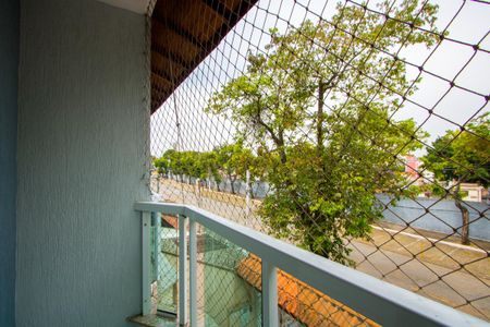 Casa à venda com 232m², 4 quartos e 5 vagasVaranda do quarto 1