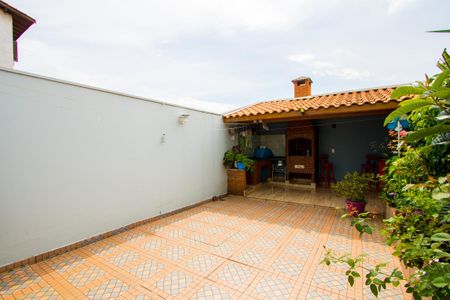 Casa à venda com 232m², 4 quartos e 5 vagasQuintal