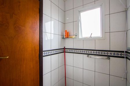 Casa à venda com 232m², 4 quartos e 5 vagasBanheiro do quarto 2