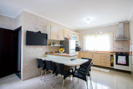 Casa à venda com 232m², 4 quartos e 5 vagasCozinha