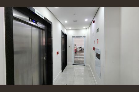 Apartamento para alugar com 68m², 2 quartos e 1 vagaÁrea comum - Hall de entrada