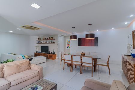 Apartamento à venda com 178m², 4 quartos e 1 vagaSala de Jantar