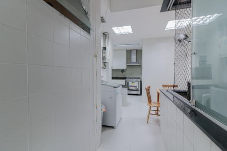 Apartamento à venda com 178m², 4 quartos e 1 vagaÁrea de Serviço