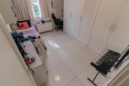 Apartamento à venda com 178m², 4 quartos e 1 vagaQuarto 2
