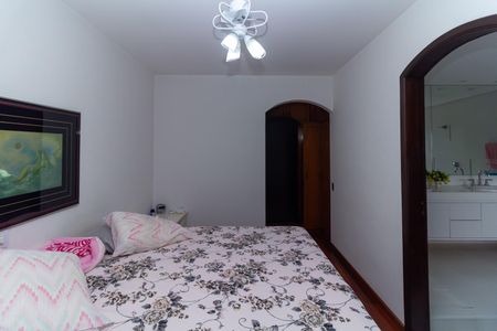 Casa à venda com 267m², 3 quartos e 4 vagasSuíte 3