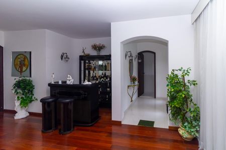 Casa à venda com 267m², 3 quartos e 4 vagasSala