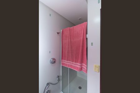 Casa à venda com 267m², 3 quartos e 4 vagasBanheiro da Suíte 2