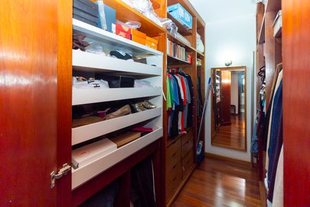 Casa à venda com 267m², 3 quartos e 4 vagasCloset da suíte 3