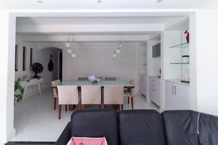 Casa à venda com 267m², 3 quartos e 4 vagasSala