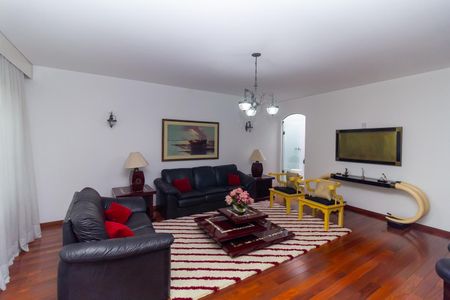 Casa à venda com 267m², 3 quartos e 4 vagasSala