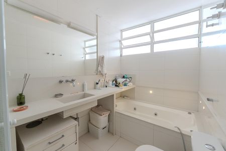 Apartamento à venda com 140m², 3 quartos e 1 vagaBanheiro da Suíte 1