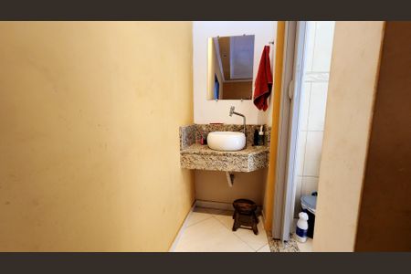 Casa à venda com 160m², 3 quartos e 2 vagasBanheiro