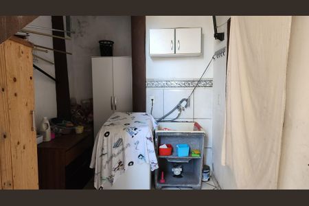 Casa à venda com 160m², 3 quartos e 2 vagasÁrea de Serviço