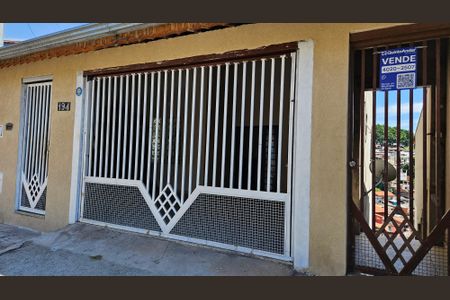 Casa à venda com 160m², 3 quartos e 2 vagasFachada e Plaquinha