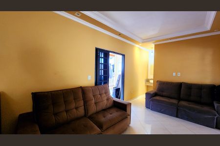 Casa à venda com 160m², 3 quartos e 2 vagasSala