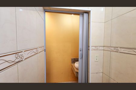 Casa à venda com 160m², 3 quartos e 2 vagasBanheiro