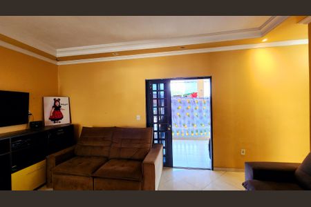 Casa à venda com 160m², 3 quartos e 2 vagasSala