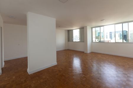 Apartamento à venda com 135m², 2 quartos e 1 vaga Apartamento à venda com 135m², 2 quartos e 1 vagaSala