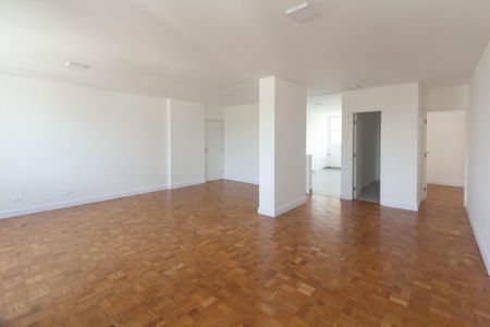 Apartamento à venda com 135m², 2 quartos e 1 vaga Apartamento à venda com 135m², 2 quartos e 1 vagaSala