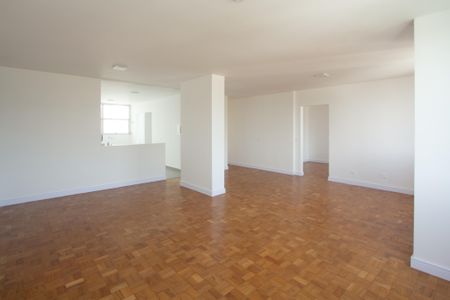 Apartamento à venda com 135m², 2 quartos e 1 vaga Apartamento à venda com 135m², 2 quartos e 1 vagaSala