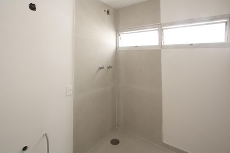 Apartamento à venda com 135m², 2 quartos e 1 vaga Apartamento à venda com 135m², 2 quartos e 1 vagaBanheiro da Suíte 1