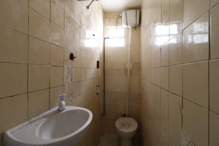 Casa à venda com 250m², 2 quartos e 2 vagasCasa 4 - Banheiro