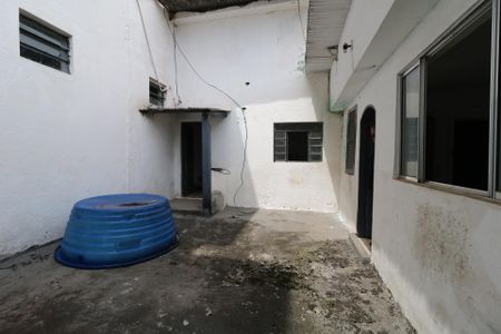 Casa à venda com 250m², 2 quartos e 2 vagasQuintal