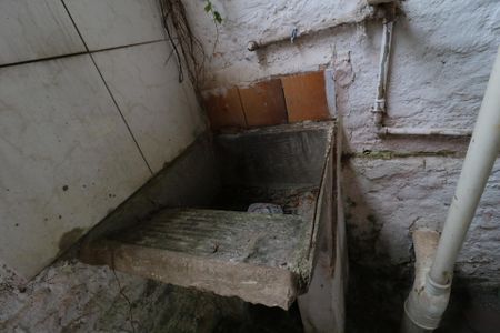 Casa à venda com 250m², 2 quartos e 2 vagasCasa 3 - Área de Serviço - Tanque