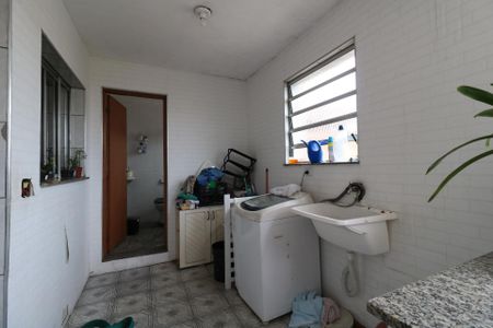 Casa à venda com 250m², 2 quartos e 2 vagasCasa 1 - Área de Serviço