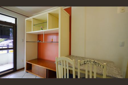 Apartamento para alugar com 72m², 2 quartos e 1 vagaSala