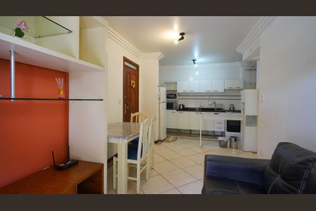 Apartamento para alugar com 72m², 2 quartos e 1 vagaSala