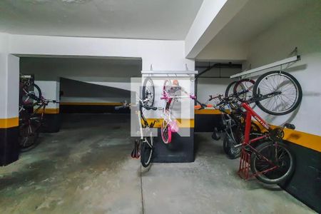 Apartamento à venda com 128m², 3 quartos e 2 vagas Apartamento à venda com 128m², 3 quartos e 2 vagasÁrea comum - Bicicletário