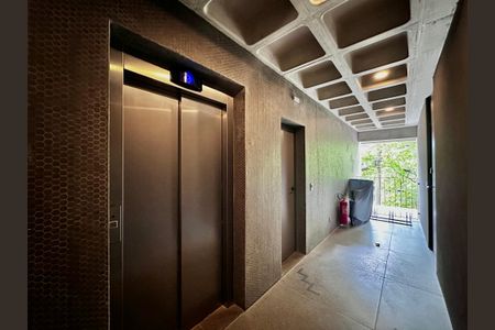 Apartamento à venda com 47m², 1 quarto e sem vaga Apartamento à venda com 47m², 1 quarto e sem vagaHall Apartamento