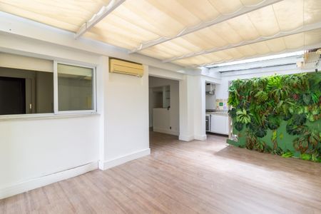 Apartamento à venda com 92m², 2 quartos e 2 vagas Apartamento à venda com 92m², 2 quartos e 2 vagasSala