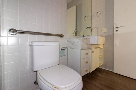 Apartamento à venda com 92m², 2 quartos e 2 vagas Apartamento à venda com 92m², 2 quartos e 2 vagasBanheiro da Suíte