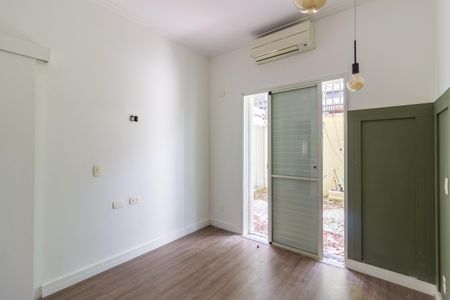 Apartamento à venda com 92m², 2 quartos e 2 vagas Apartamento à venda com 92m², 2 quartos e 2 vagasSuíte