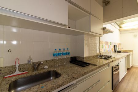 Apartamento à venda com 92m², 2 quartos e 2 vagas Apartamento à venda com 92m², 2 quartos e 2 vagasCozinha e Área de Serviço
