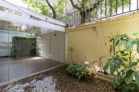 Apartamento à venda com 92m², 2 quartos e 2 vagas Apartamento à venda com 92m², 2 quartos e 2 vagasQuintal