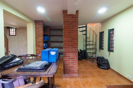 Casa à venda com 210m², 2 quartos e 3 vagasSala 2