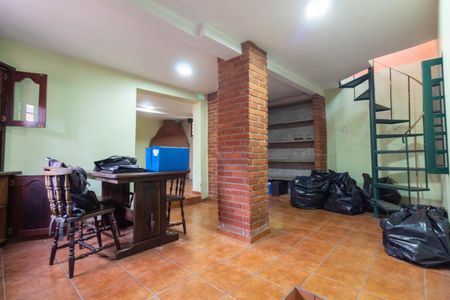 Casa à venda com 210m², 2 quartos e 3 vagasSala 2