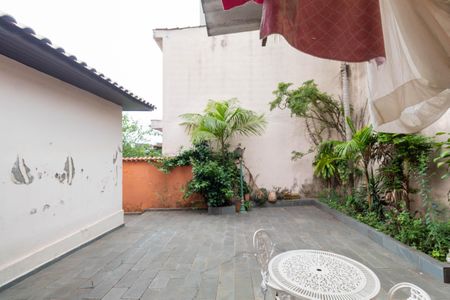Casa à venda com 210m², 2 quartos e 3 vagasQuintal