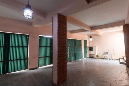 Casa à venda com 210m², 2 quartos e 3 vagasGaragem