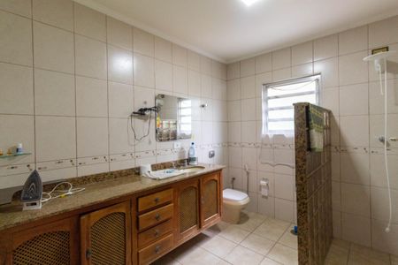 Casa à venda com 210m², 2 quartos e 3 vagasBanheiro 1