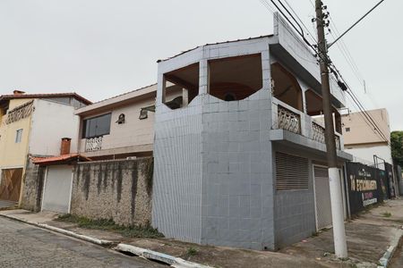 Casa à venda com 133m², 4 quartos e 3 vagasFachada