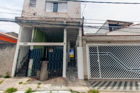 Casa para alugar com 40m², 1 quarto e sem vaga Casa para alugar com 40m², 1 quarto e sem vagaFachada e Placa