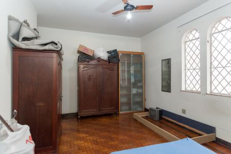 Casa à venda com 675m², 8 quartos e 6 vagas Casa à venda com 675m², 8 quartos e 6 vagasQuarto 7