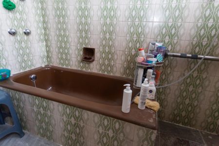 Casa à venda com 675m², 8 quartos e 6 vagas Casa à venda com 675m², 8 quartos e 6 vagasBanheiro Social