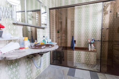 Casa à venda com 675m², 8 quartos e 6 vagas Casa à venda com 675m², 8 quartos e 6 vagasBanheiro Social