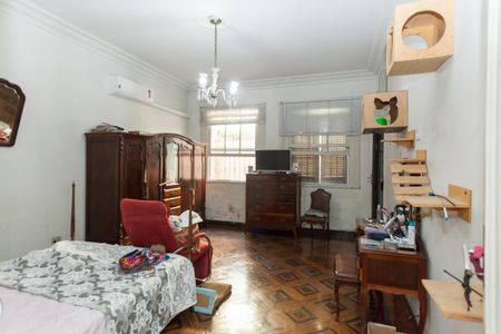 Casa à venda com 675m², 8 quartos e 6 vagas Casa à venda com 675m², 8 quartos e 6 vagasQuarto 1