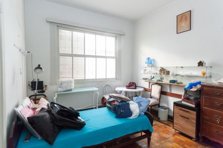 Casa à venda com 675m², 8 quartos e 6 vagas Casa à venda com 675m², 8 quartos e 6 vagasQuarto 2